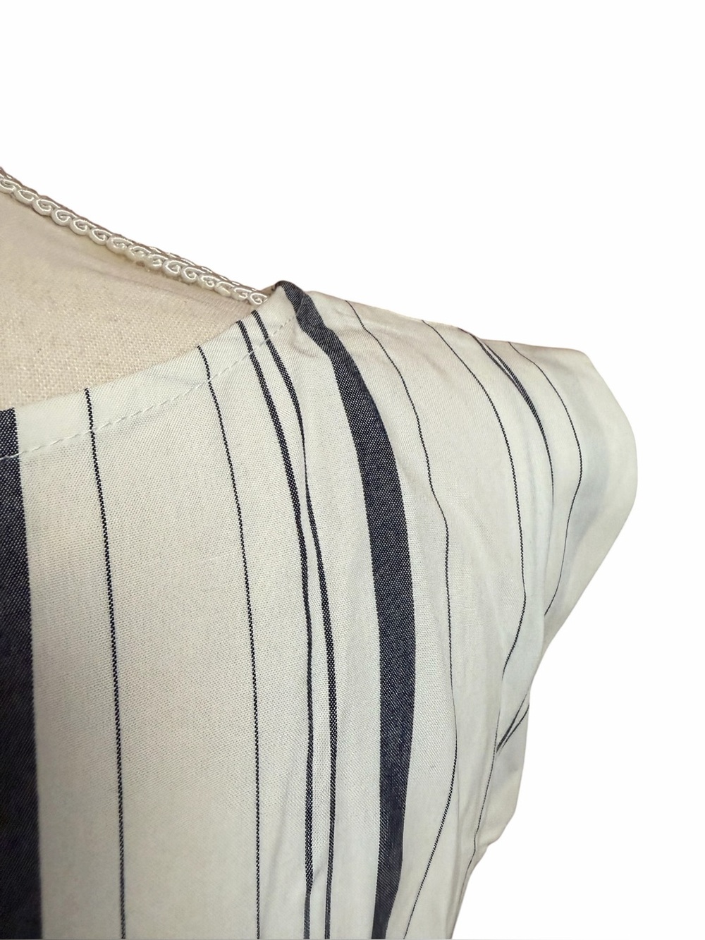 Cupcakes and Cashmere Ivory Stripe Tie Waist Midi Dress NWT M - Picture 13 of 16